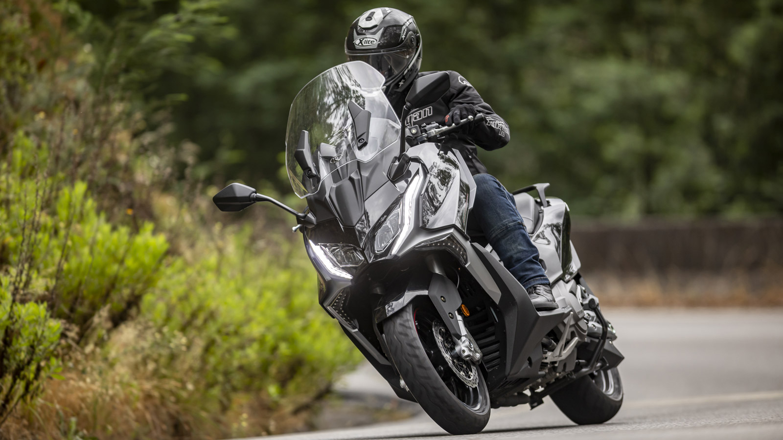 KYMCO AK 550 Premium: Με νέα χαμηλότερη τιμή 10.985 ευρώ μέχρι 30/09/23